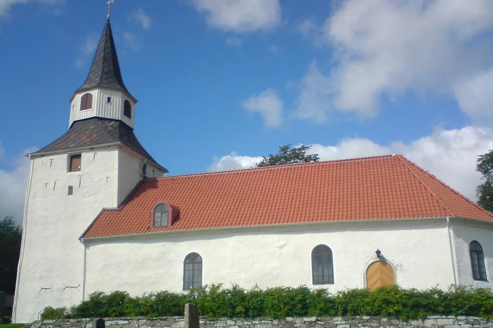 Kareby kyrka sedd från söder