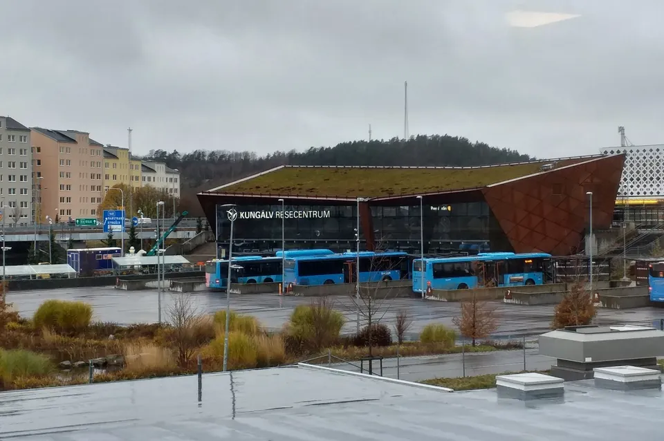 Kungälvs resecentrum, granne med Kongahälla