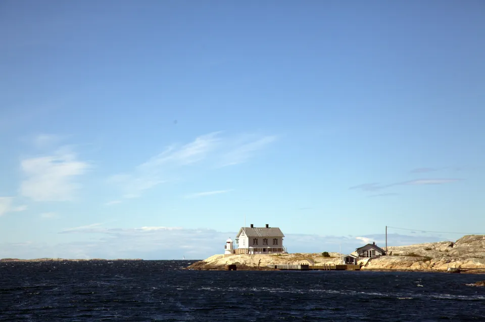 Lyktudden på Koön sedd från Marstrand
